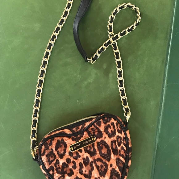 SOLD Betsey Johnson heart shaped bag 💜 - Picture 8 of 11